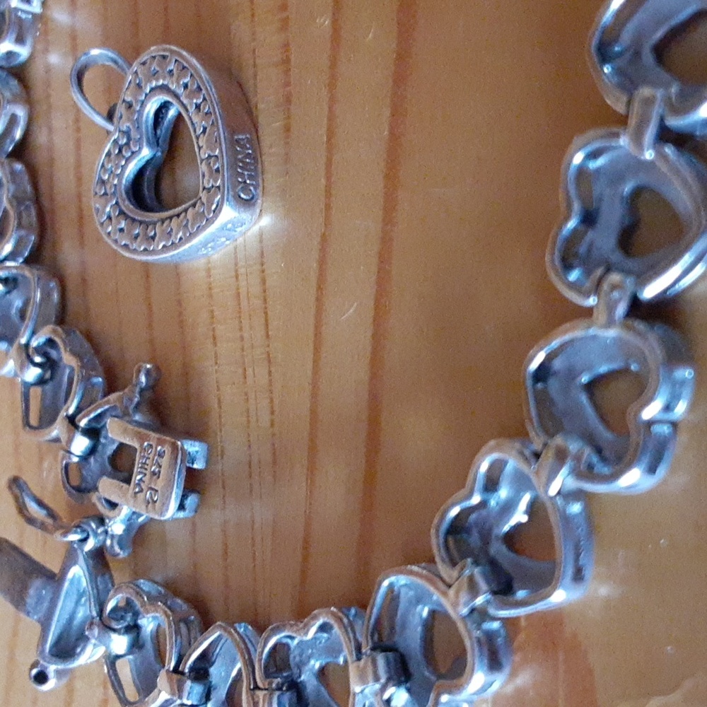 Silver Accented Set - Picture 5 of 9